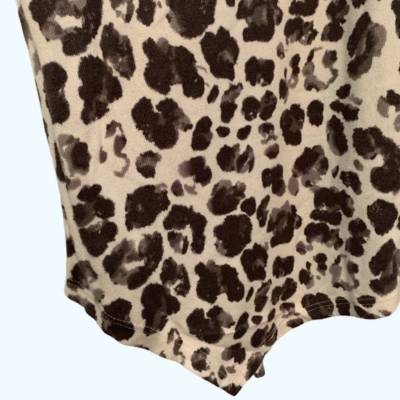 C&C CALIFORNIA Super Soft Asymmetrical Hem Knit Animal Print Top XL NEW - Picture 4 of 10